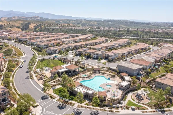 $1,150,000 | 609 Shadowbrook, Lake Forest, CA 92610