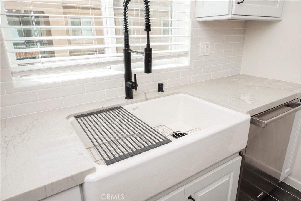 609 Shadowbrook Lake Forest, CA 92610 - Photo 6 of 42