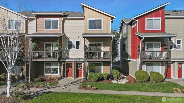 $414,999 | 17406 118th Ave Court East, Unit D, Puyallup, WA 98374