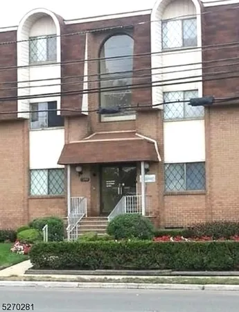 $2,600 | 1150-1190 West St Georges Avenue, Unit B44, Linden, NJ 07036