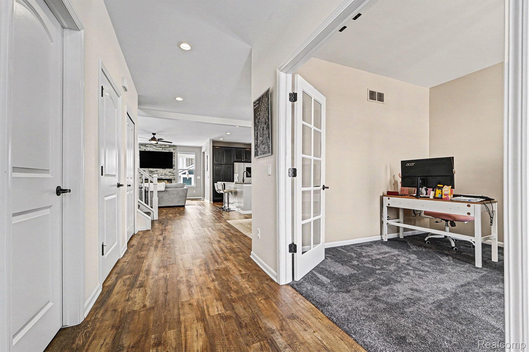 2471 Massoit Road Royal Oak, MI 48073 - Photo 5 of 49 006_file_8812.jpg