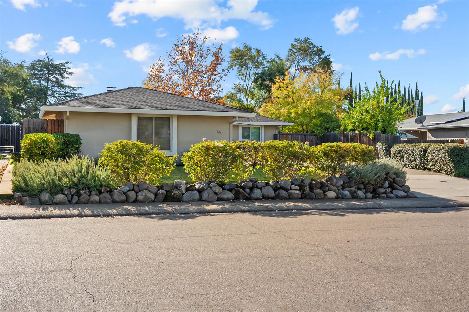 5651 Butano Way Rocklin, CA 95677 - Photo 11 of 69