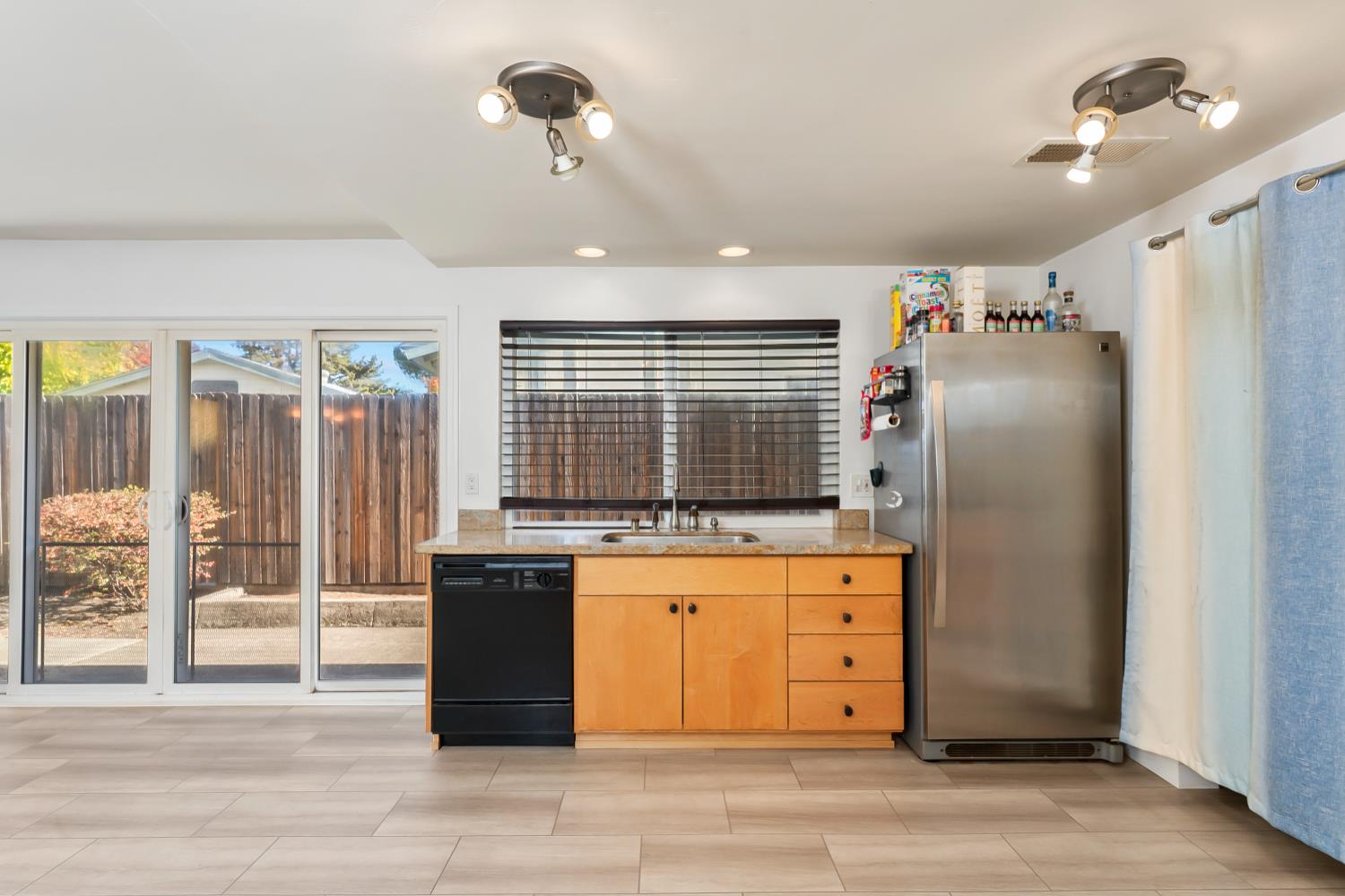 5651 Butano Way Rocklin, CA 95677 - Photo 25 of 69