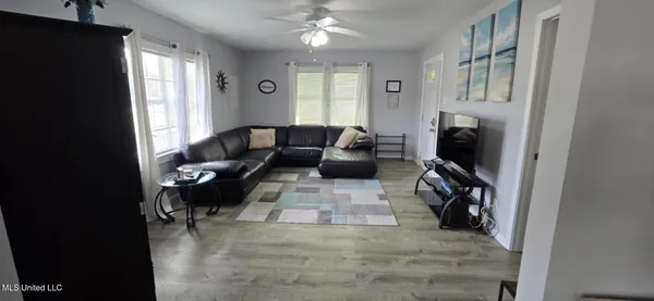 $1,500 | 306 4th Street, Biloxi, MS 39530