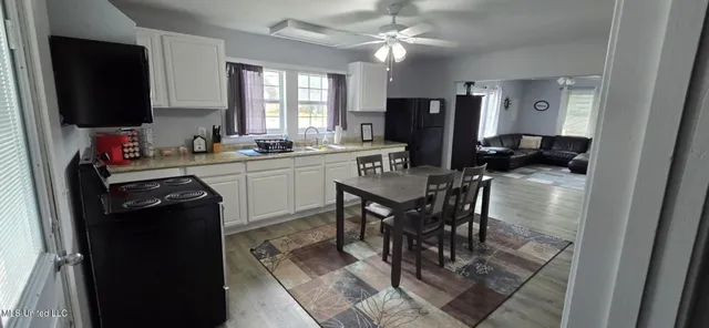 $1,500 | 306 4th Street, Biloxi, MS 39530