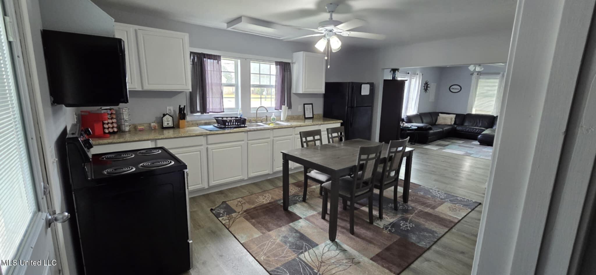 306 4th Street Biloxi, MS 39530 - Photo 7 of 12 6c9e193a-73c7-44b2-aa44-1f80b2982577