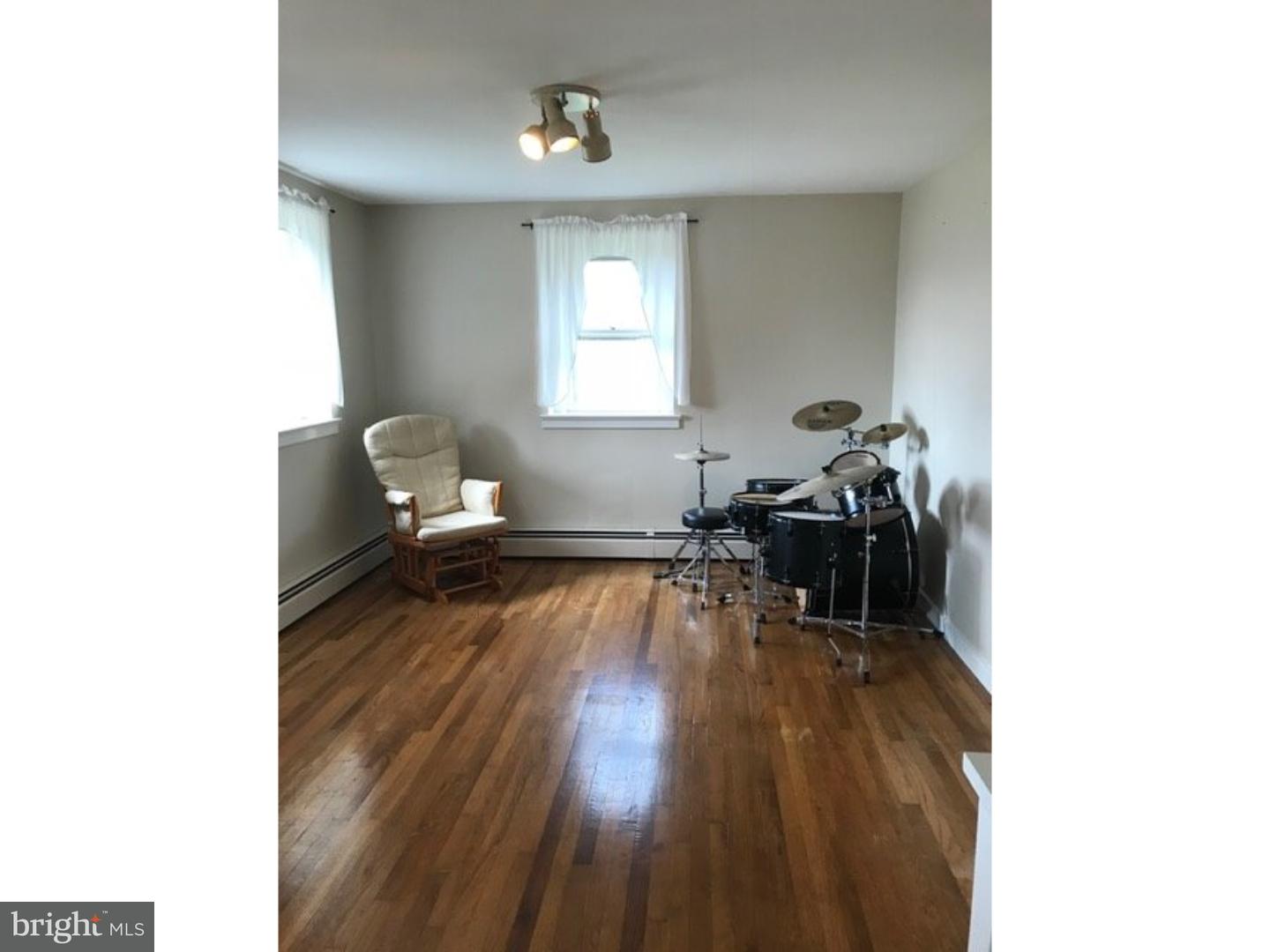 40 Covered Bridge Road Oley, PA 19547 - Photo 10 of 21 Living Room