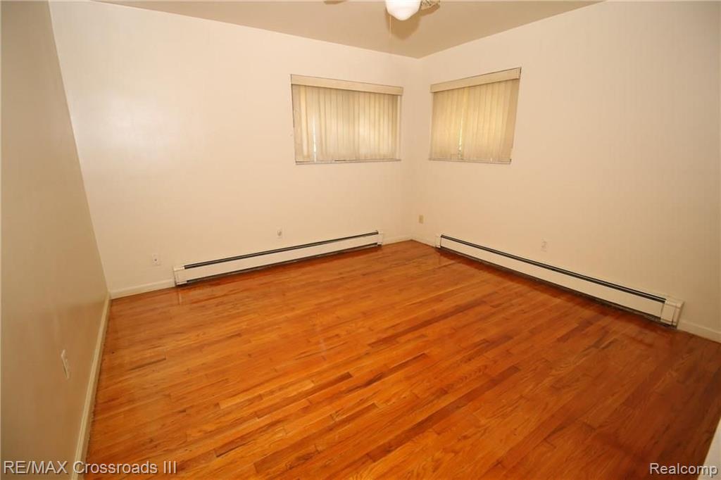 28525 Karr Road Belleville, MI 48111 - Photo 17 of 29