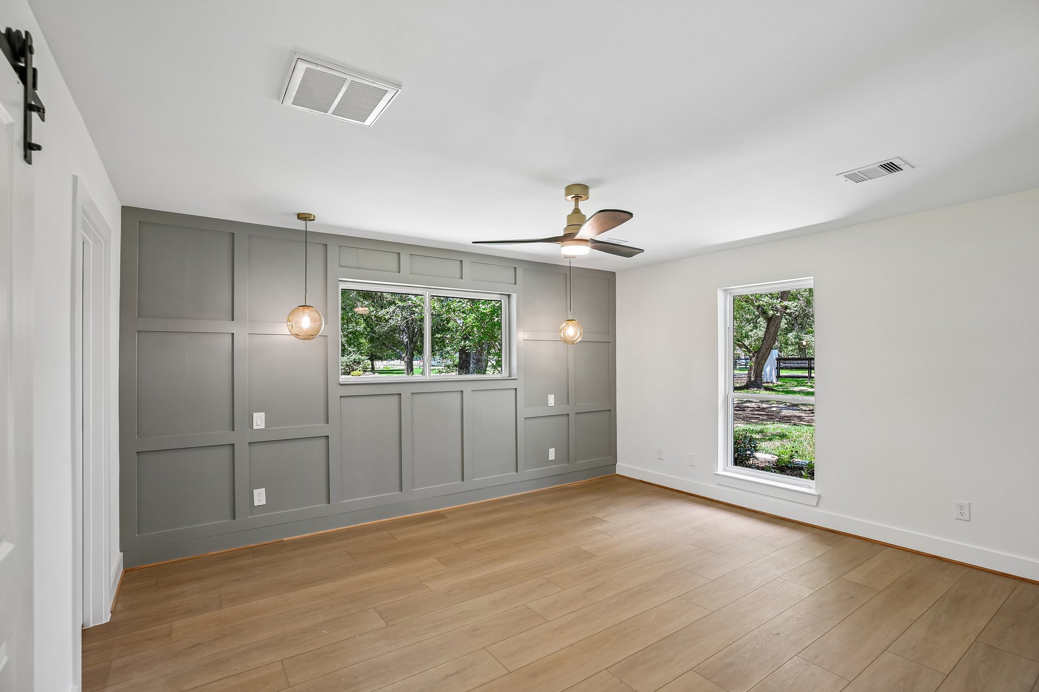 98 Pin Oak Lane Hempstead, TX 77445 - Photo 13 of 41 Primary bedroom / downstairs