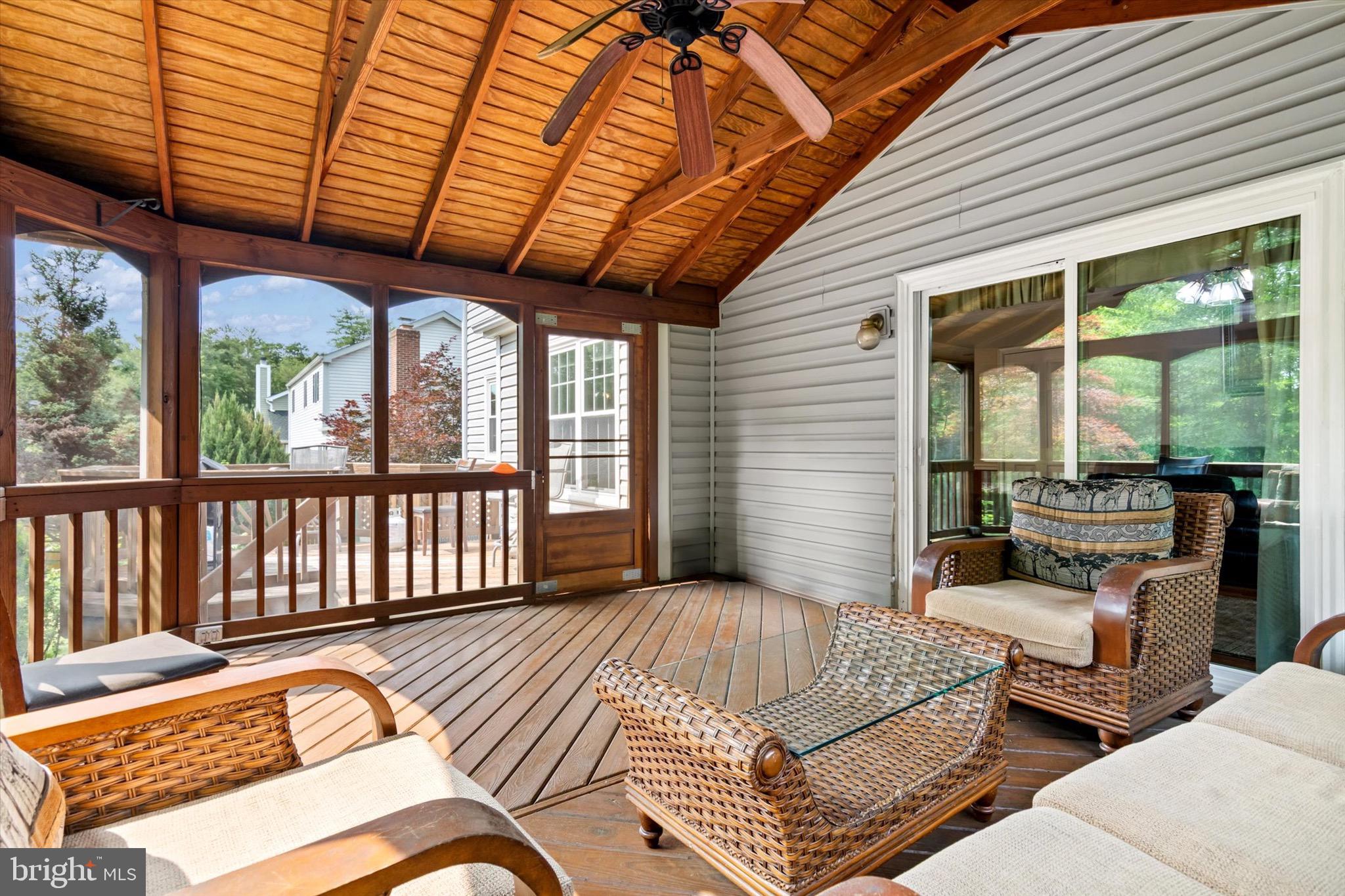 10462 Brackets Ford Circle Manassas, VA 20110 - Photo 34 of 39 a balcony with furniture