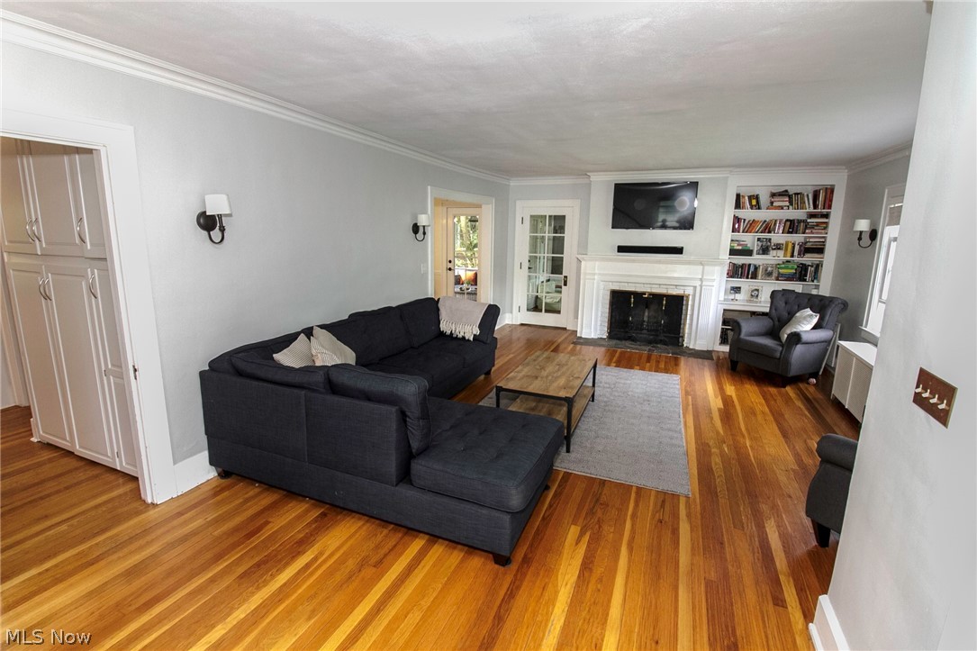 3046 Scarborough Road Cleveland, OH 44118 - Photo 8 of 27