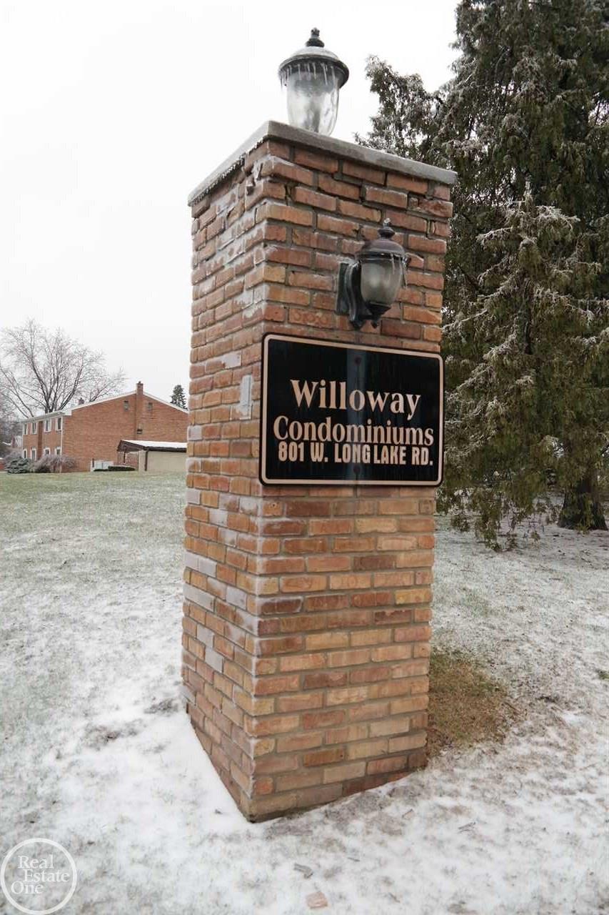 801 West Long Lake Road, Unit C4 Bloomfield Hills, MI 48302 - Photo 3 of 16