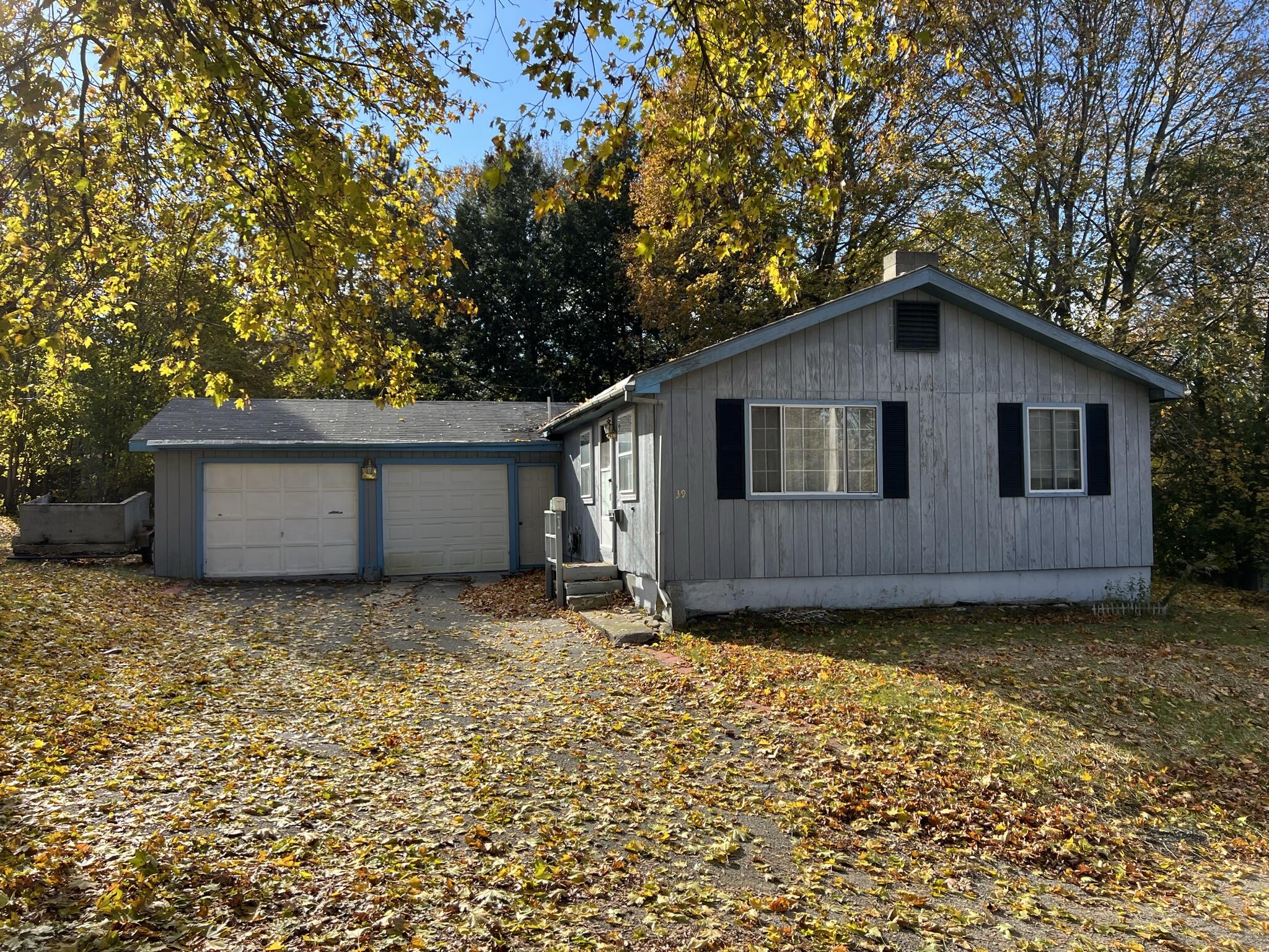 39 Pendleton Street Brewer, ME 04412 - Photo 2 of 22 IMG_3199