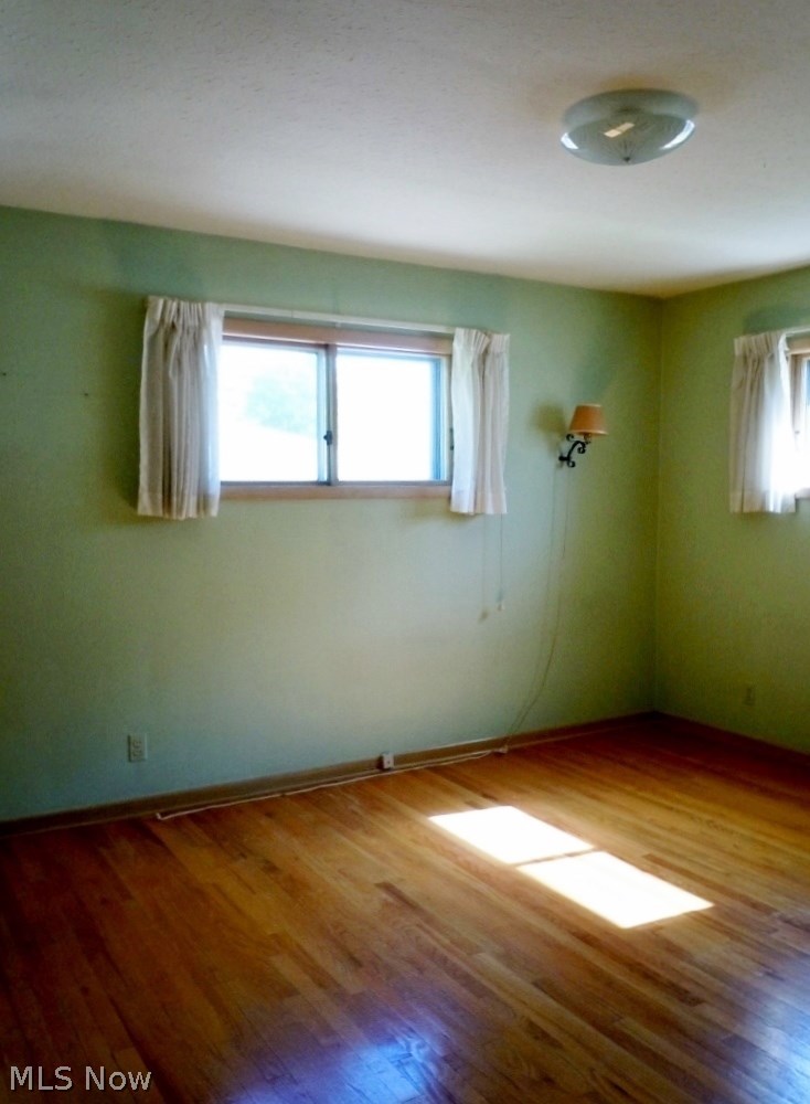 4381 Adrian Road Cleveland, OH 44121 - Photo 8 of 18
