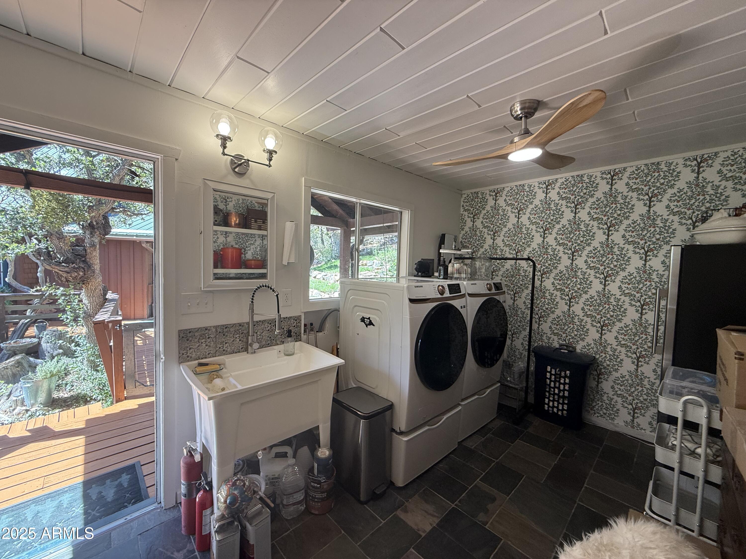 6873 Torpedo Road Crown King, AZ 86343 - Photo 22 of 43 Laundry room