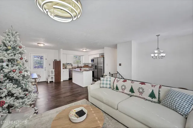 $385,000 | 725 Winston Drive, Seymour, TN 37865