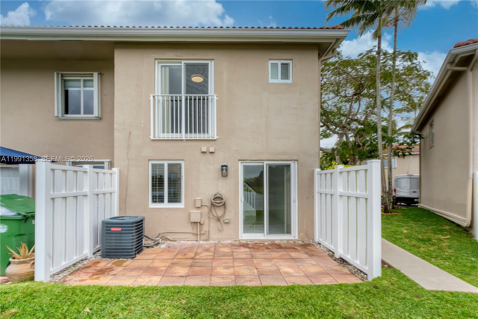 164 Riviera Circle Weston, FL 33326 - Photo 24 of 38