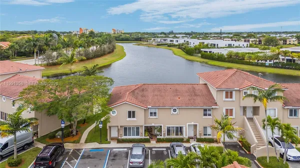 $2,750 | 164 Riviera Circle, Weston, FL 33326
