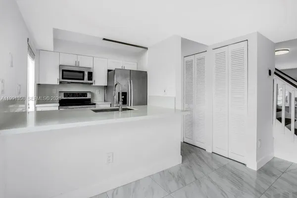$2,750 | 164 Riviera Circle, Weston, FL 33326
