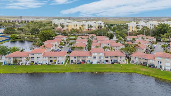 $2,750 | 164 Riviera Circle, Weston, FL 33326
