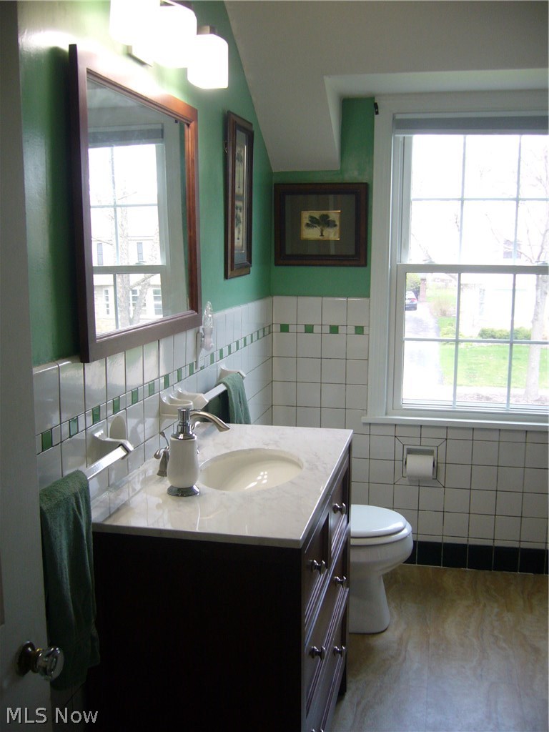 2344 Charney Road Cleveland, OH 44118 - Photo 18 of 29 Gallery Image 18