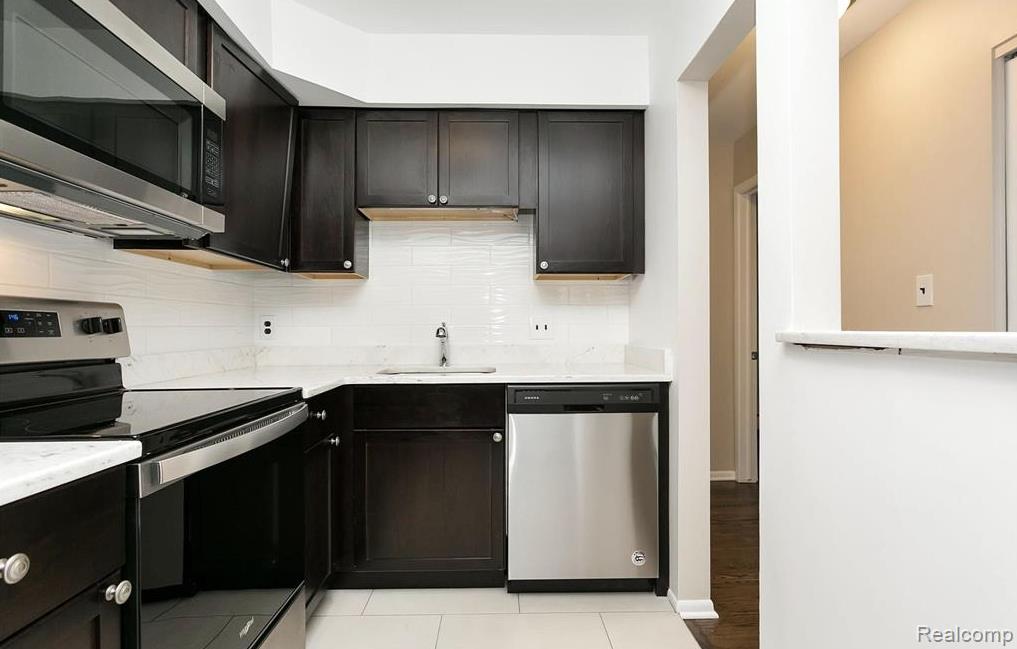 3314 Greenfield Road, Unit 3 Royal Oak, MI 48073 - Photo 7 of 11