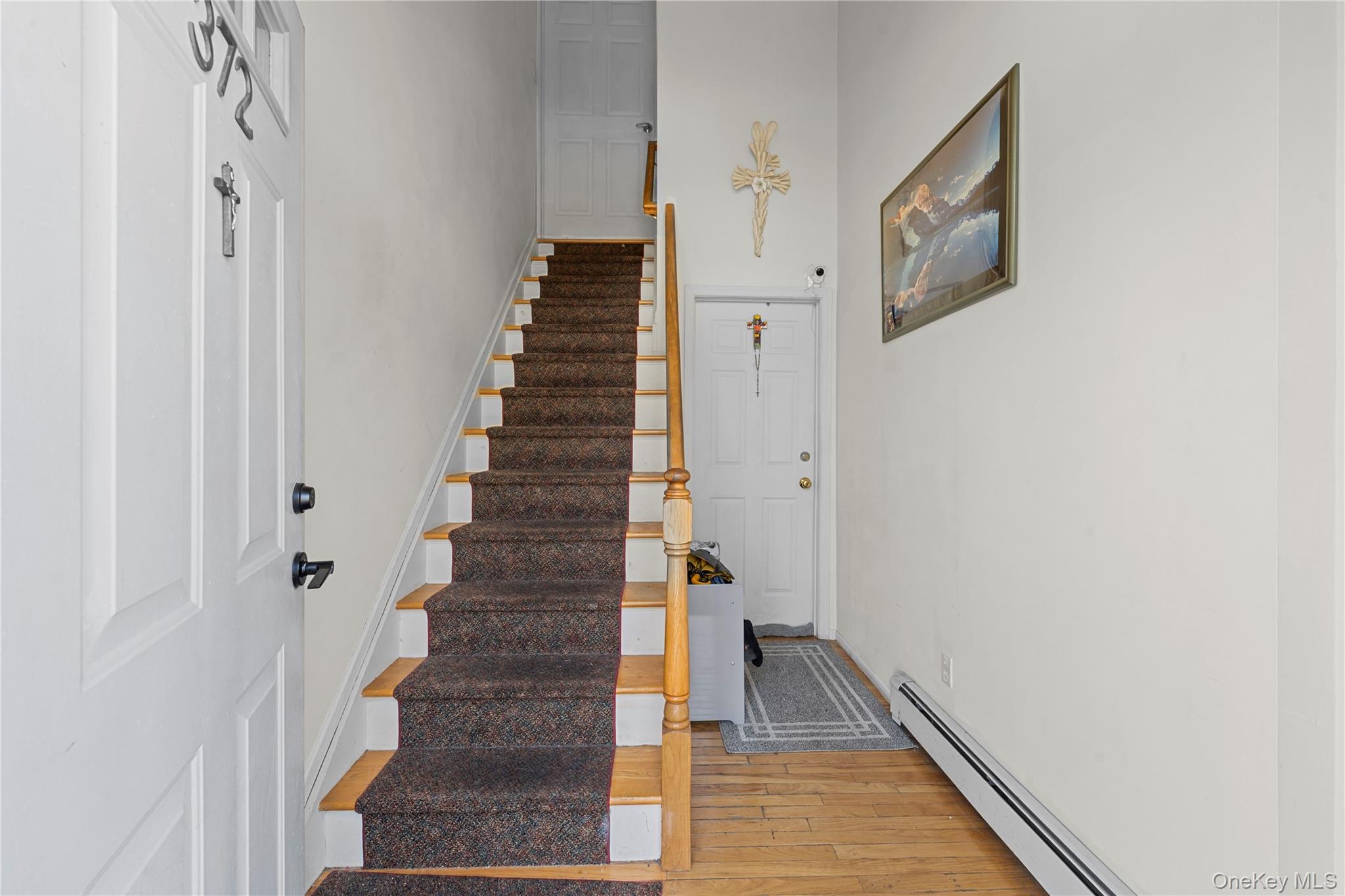 372 Madison Street Franklin Square, NY 11010 - Photo 2 of 26