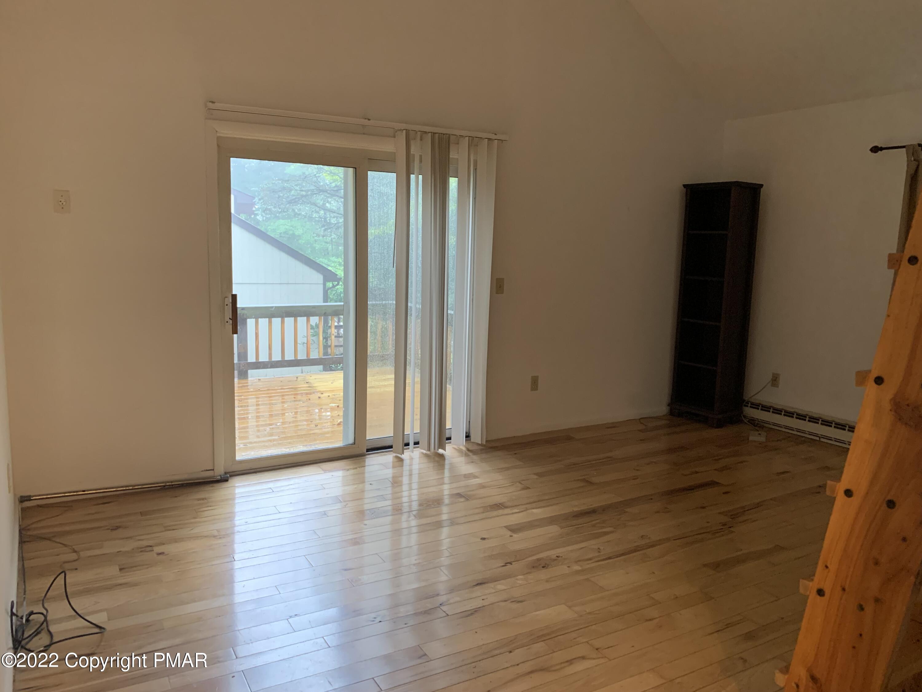 14 Villas Rd Mount, Unit 102 Mount Pocono, PA 18344 - Photo 3 of 22 LR 1