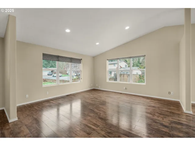 $360,000 | 1780 Grape Court, Sweet Home, OR 97386