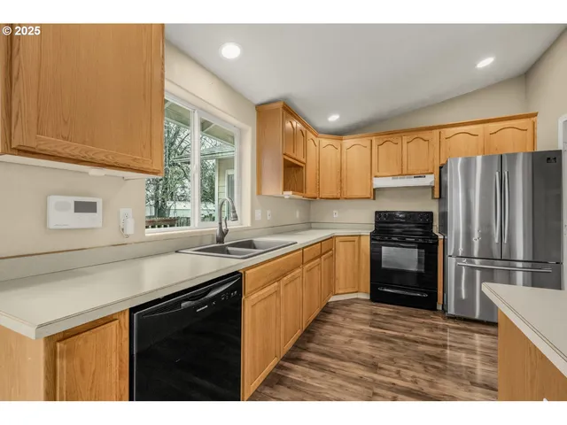 $360,000 | 1780 Grape Court, Sweet Home, OR 97386