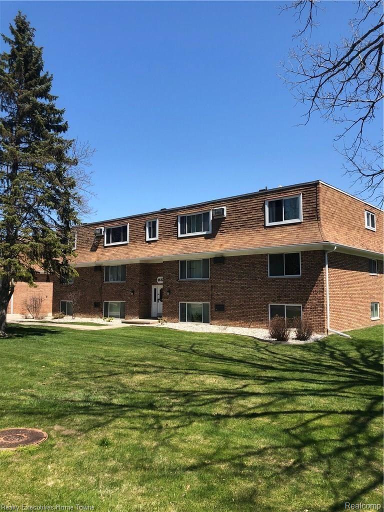 1637 South Riverside Avenue, Unit 9 St. Clair, MI 48079 - Photo 1 of 6 IMG_2447.jpg