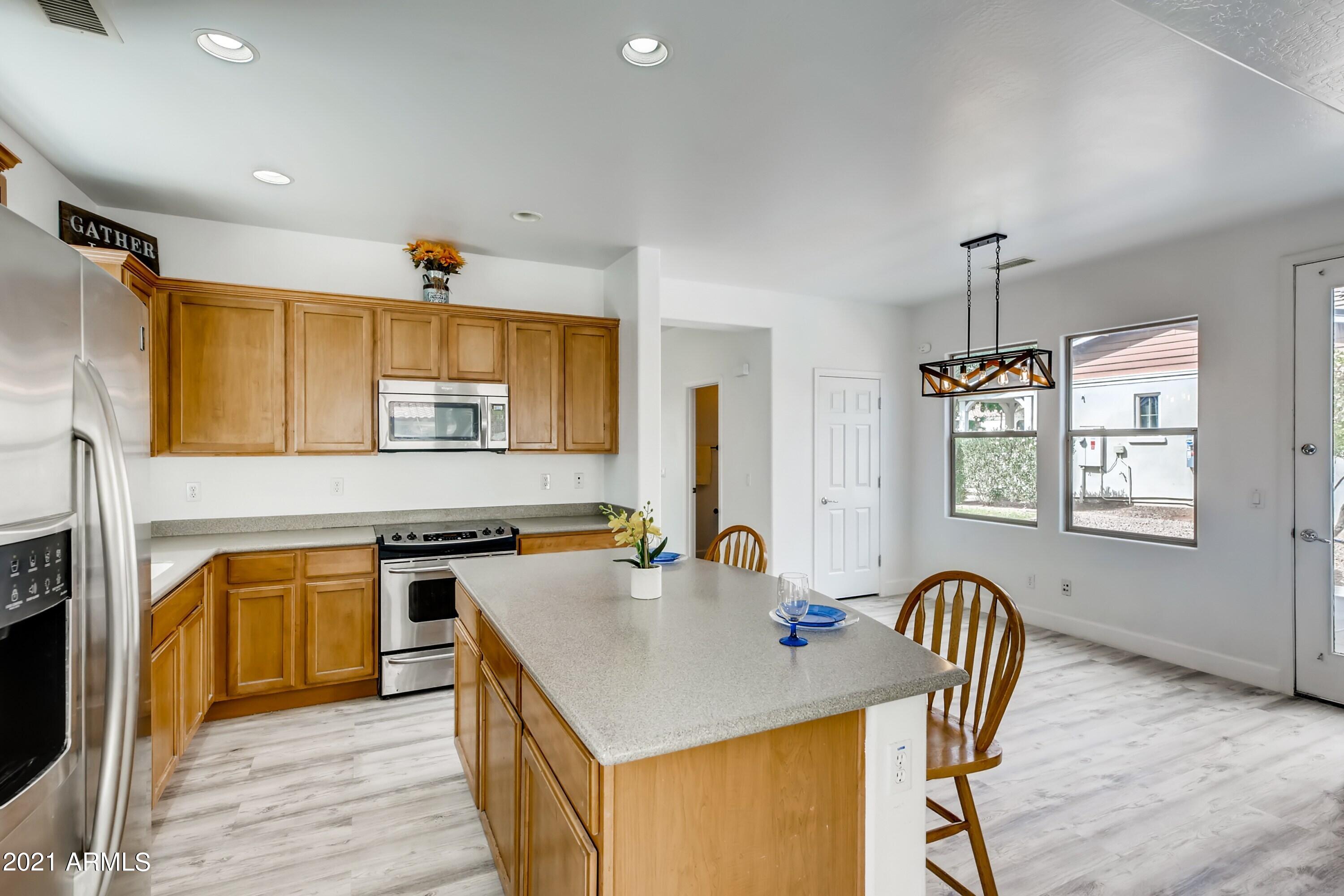 20927 West Ridge Road Buckeye, AZ 85396 - Photo 5 of 27 12 Kitchen