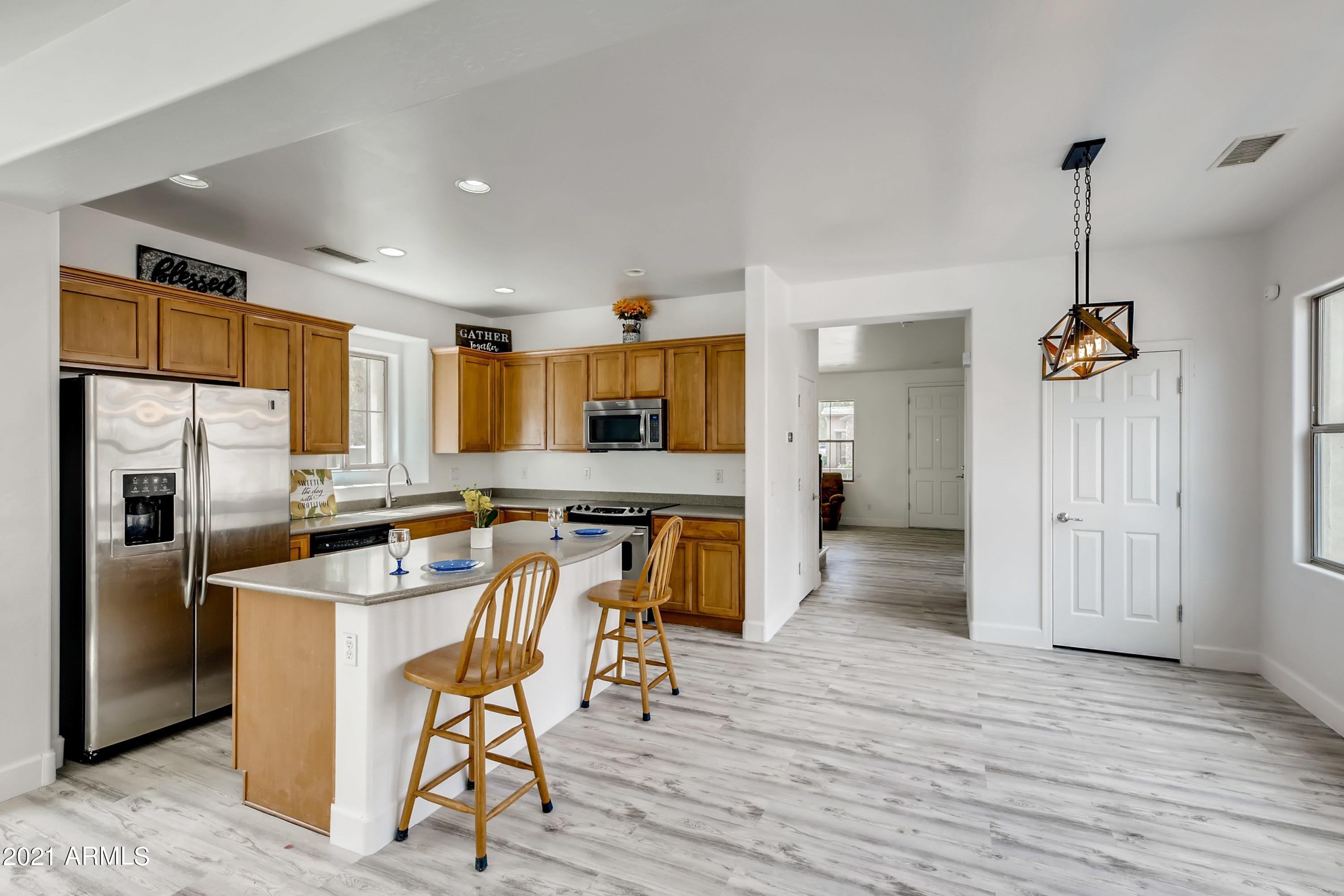 20927 West Ridge Road Buckeye, AZ 85396 - Photo 6 of 27 11 Kitchen