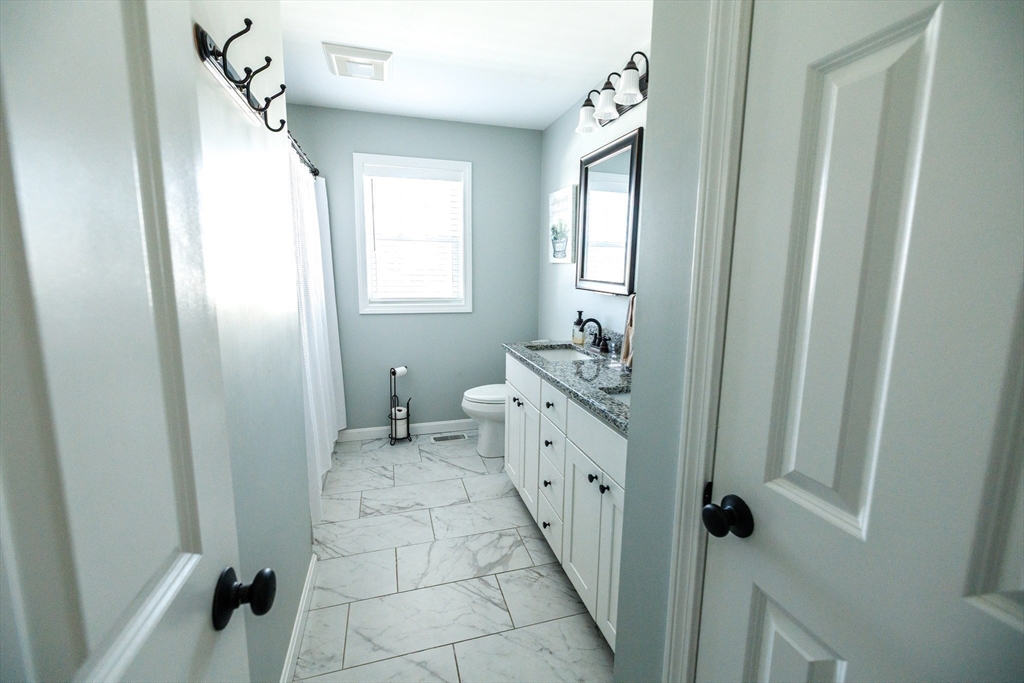 349 County Street Fall River, MA 02723 - Photo 12 of 34