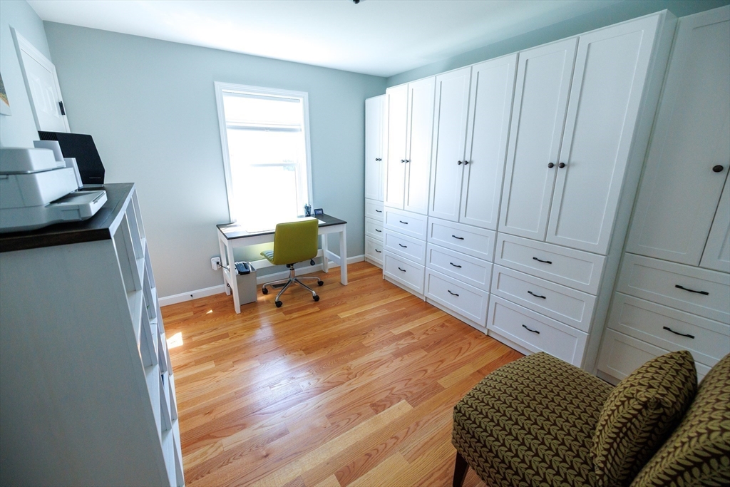 349 County Street Fall River, MA 02723 - Photo 20 of 34