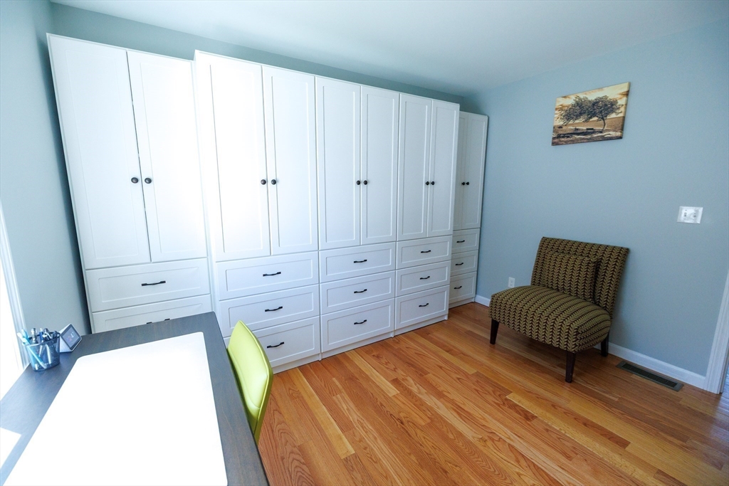 349 County Street Fall River, MA 02723 - Photo 21 of 34