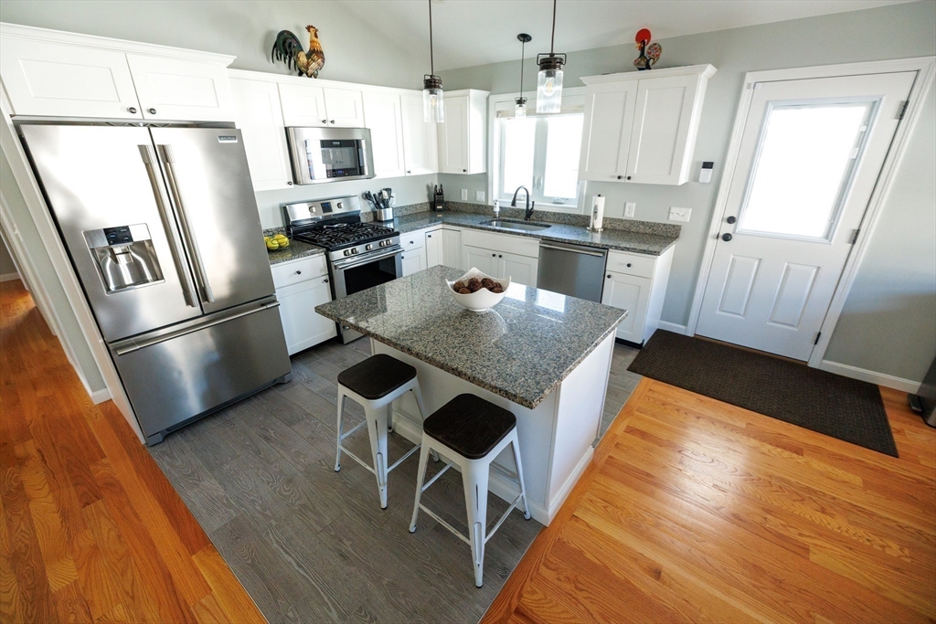 349 County Street Fall River, MA 02723 - Photo 7 of 34