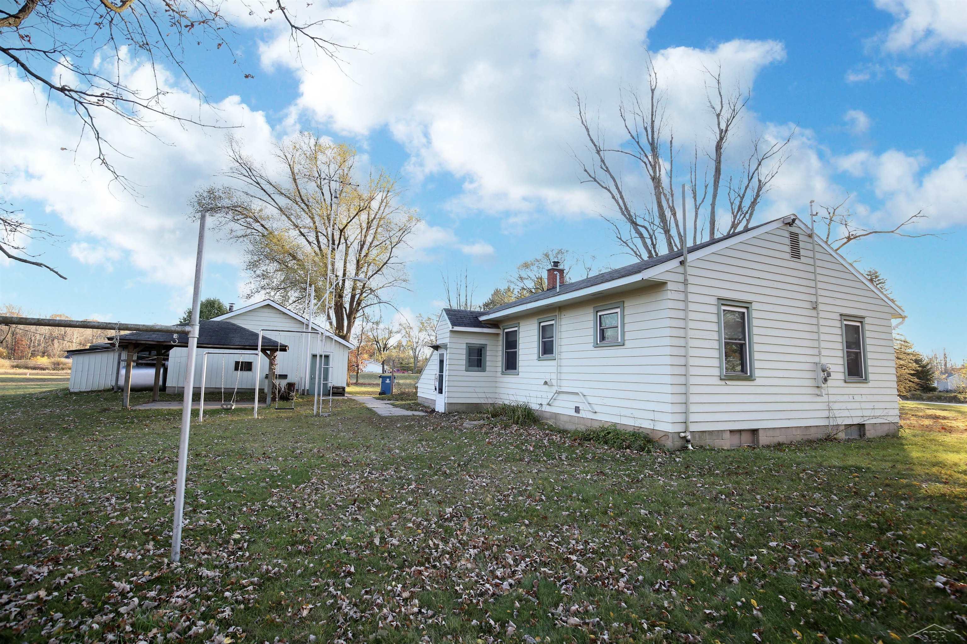 1701 South Castor Road Midland, MI 48640 - Photo 7 of 34 50126899-6.JPG