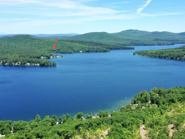 $2,049,000 | 39 North Shore Road, New Durham, NH 03855