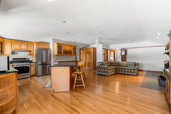 $2,049,000 | 39 North Shore Road, New Durham, NH 03855