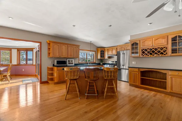 $2,049,000 | 39 North Shore Road, New Durham, NH 03855