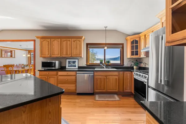 $2,049,000 | 39 North Shore Road, New Durham, NH 03855