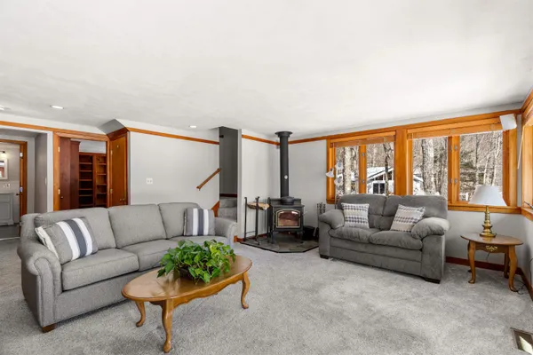 $2,049,000 | 39 North Shore Road, New Durham, NH 03855