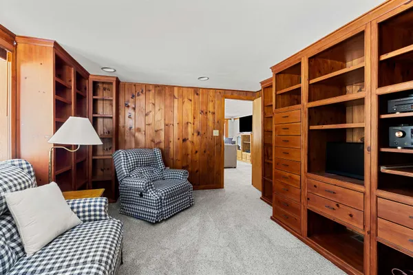 $2,049,000 | 39 North Shore Road, New Durham, NH 03855