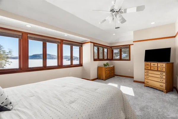 $2,049,000 | 39 North Shore Road, New Durham, NH 03855