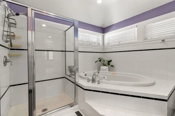 $2,049,000 | 39 North Shore Road, New Durham, NH 03855