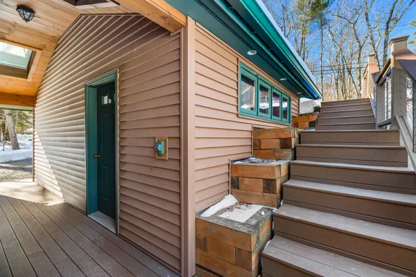 $2,049,000 | 39 North Shore Road, New Durham, NH 03855