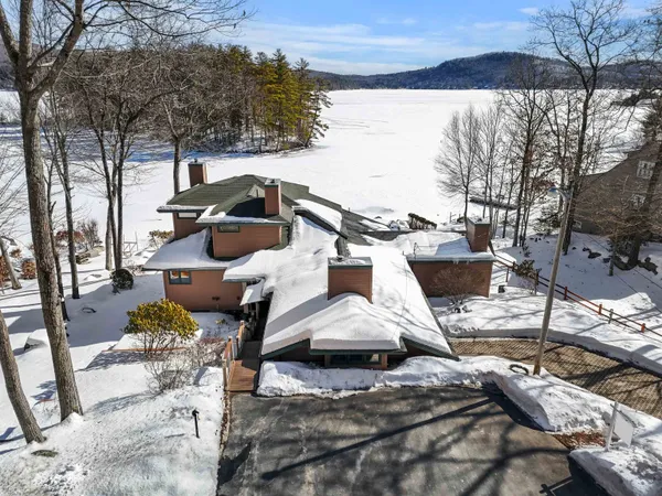 $2,049,000 | 39 North Shore Road, New Durham, NH 03855