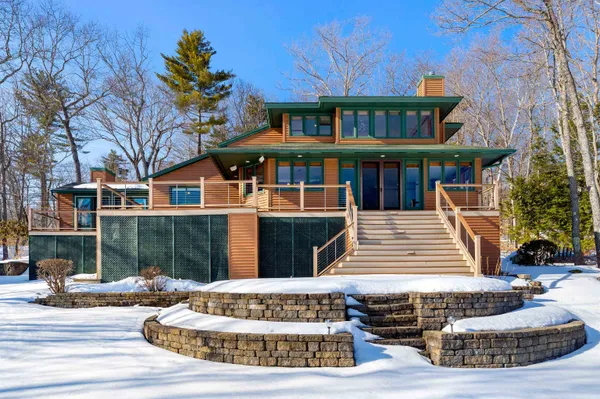 $2,049,000 | 39 North Shore Road, New Durham, NH 03855