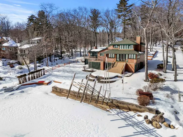 $2,049,000 | 39 North Shore Road, New Durham, NH 03855